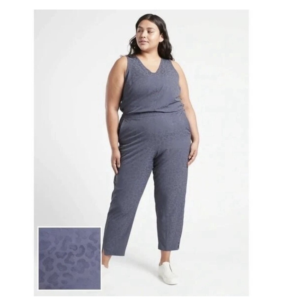 Athleta Brooklyn Textured Jumpsuit Size‎ 24 Medieval Violet Leopard Athleisure
